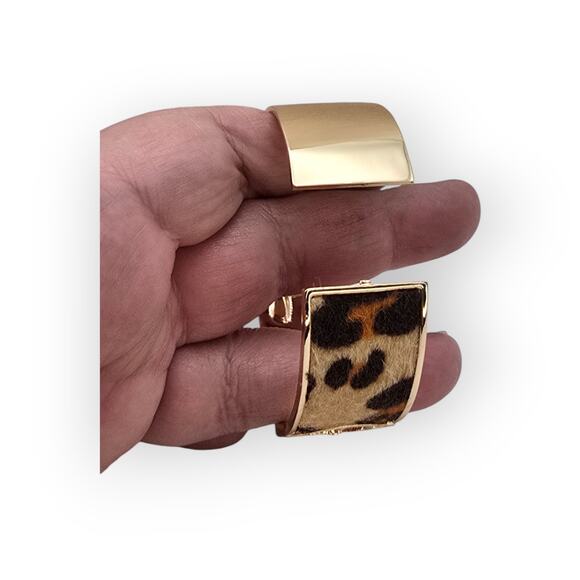 Guess Leopard Faux-Fur Logo Hinged Bangle – Gold-Tone Statement Bracelet - Picture 4 of 13
